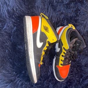 Nike Air Jordan 1 Mod Black Amarillo Orange